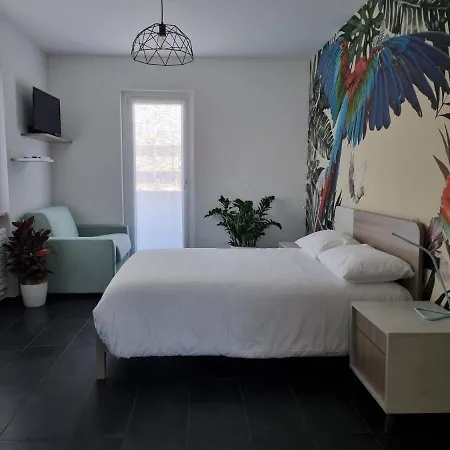 Eden Bed and Breakfast *